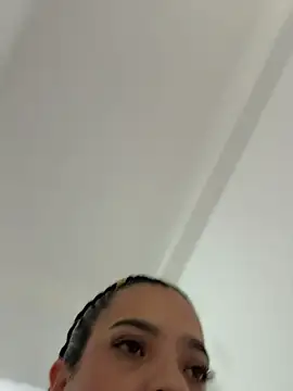 JuanitaMore01 live cam on StripChat