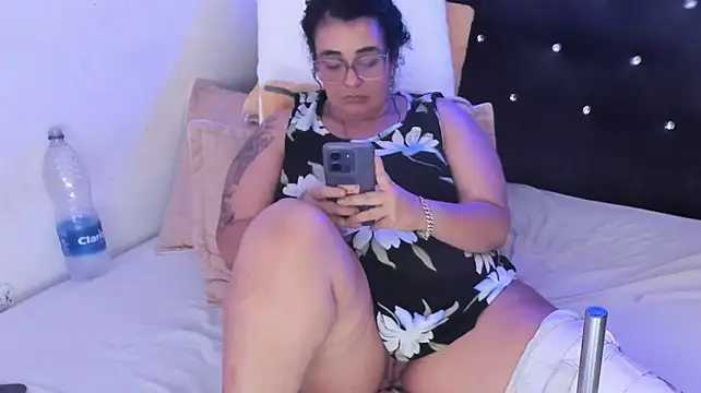 Reginavegaa webcam stripchat model stream image