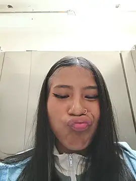 Modella: NAMISQUIRT