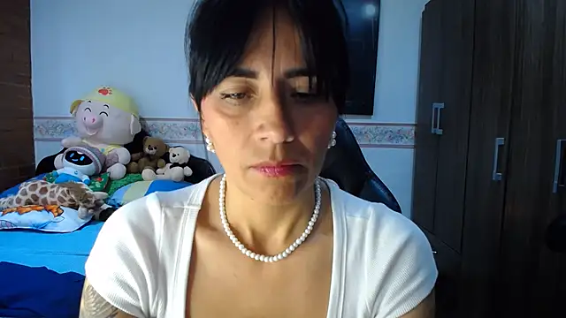 Show webcam en direct avec sharoon_cheerry - Jouets Lovense interactifs disponibles