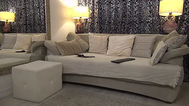 LadyValeriaXO live cam preview