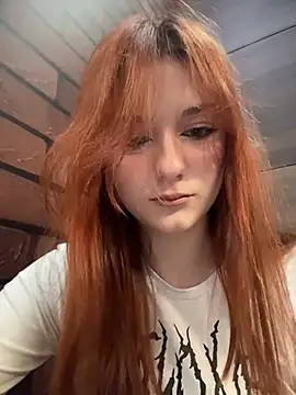 SaintMaya live cam preview