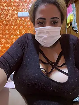 Hot-Nayla