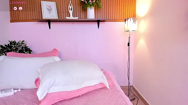 ZoeZulman live cam on StripChat