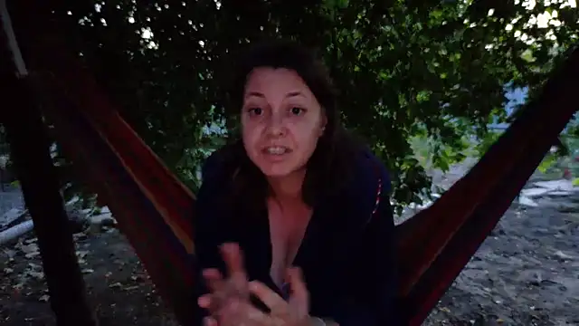 SweetMaddy888 live cam on StripChat
