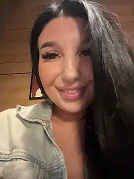 Tisha_Busty live cam preview
