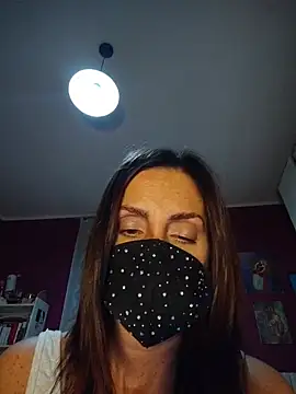 Akemi_rossi live cam preview