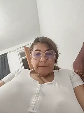 AlexxiaaMat live cam preview