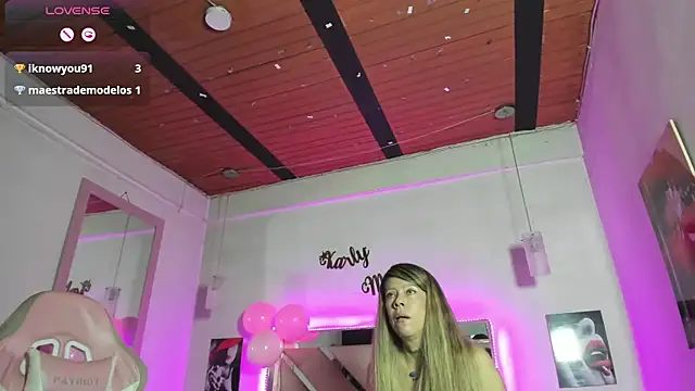 Karly_moon live cam preview