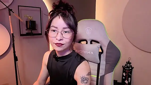 Show de webcam en vivo con rosse_98_ - Juguetes Lovense interactivos disponibles