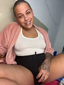 Modelo: alicetgirlbr