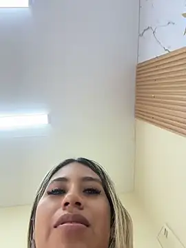 Kimmiebellarie live cam on StripChat