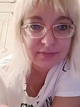 Live-Webcam-Show mit Vika1111 - Interaktive Lovense-Toys verfügbar