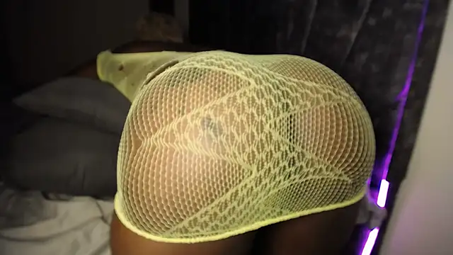 brownMilf webcam stripchat model stream image