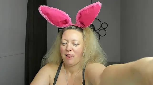 JessicaFoxie live cam on StripChat
