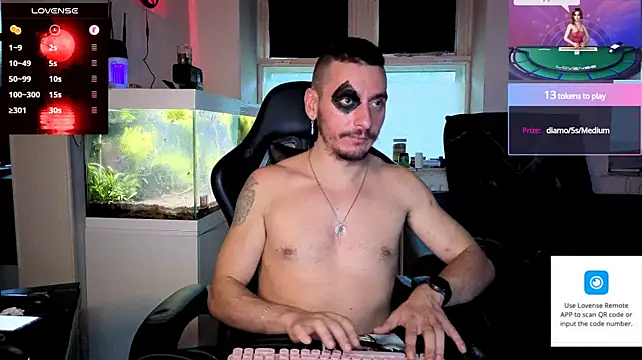 Rayzel_White live cam on StripChat