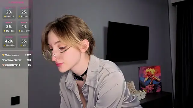 alice_toffee live cam on StripChat