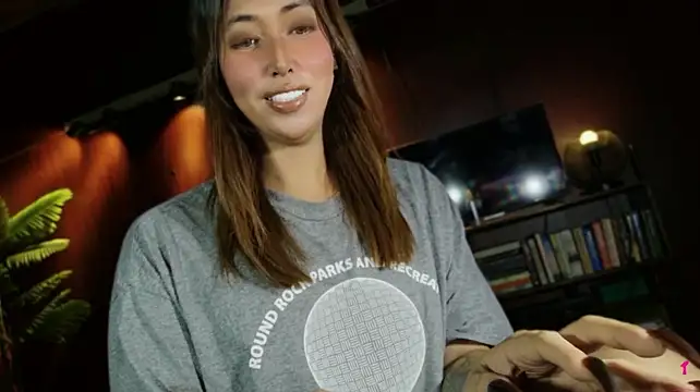 prettybushy live cam on StripChat