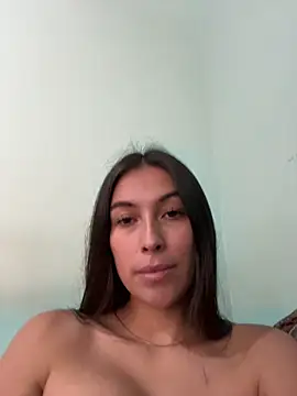VictoriaLannee webcam