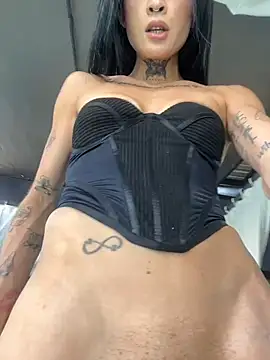 Live-Webcam-Show mit AxaraXXX - Interaktive Lovense-Toys verfügbar