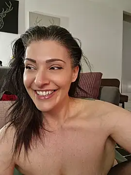 AryaSummersReal webcam