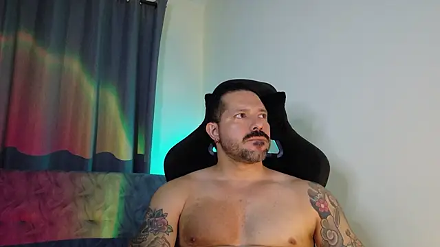 Pierre_Vidal live cam on StripChat