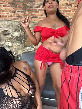 the_titis_outdoors live cam on StripChat