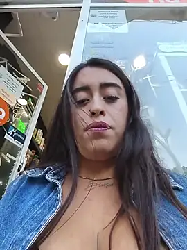 MissNyraSecret webcam