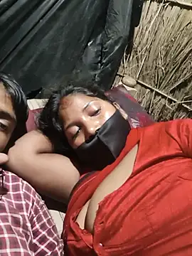 Desi77 live cam on StripChat