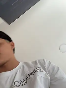 Lander_Cruz live cam on StripChat