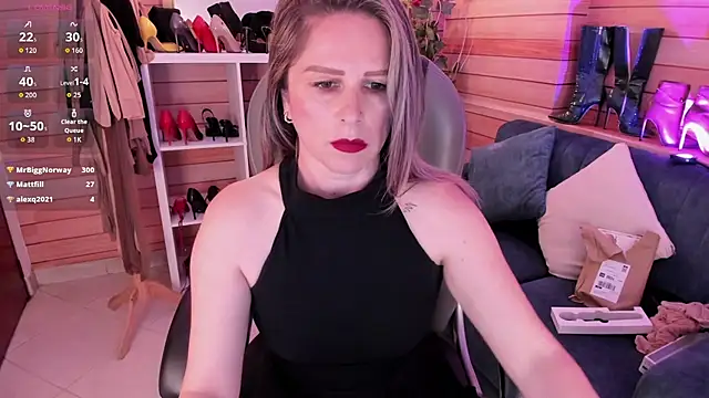 Victoria_collins_1