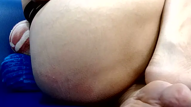 thebesthairypussy2 live cam preview