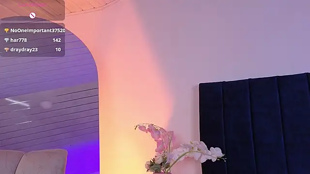 Katiaa_n live cam on StripChat