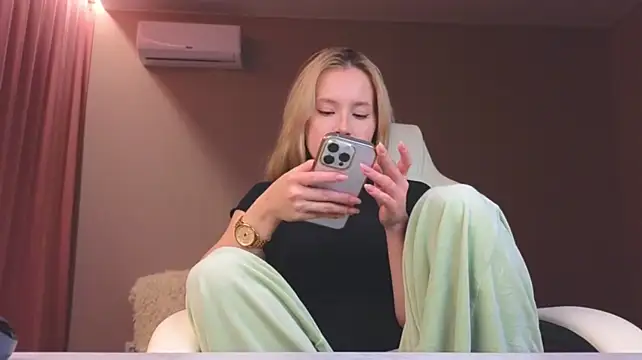 Marietta_Castro live cam preview