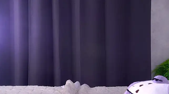 ModestaCavan live cam preview