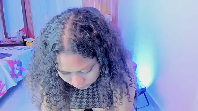 Lunastar02 live cam on StripChat