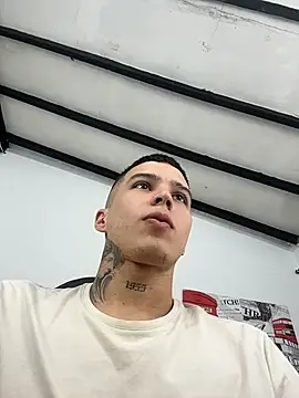 Cumandres18 live cam on StripChat