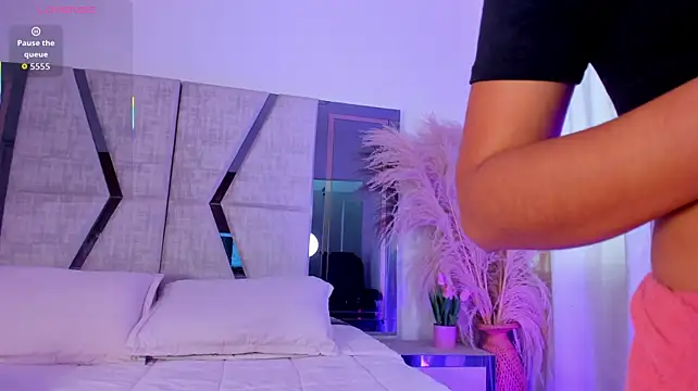 CarolineFyre webcam