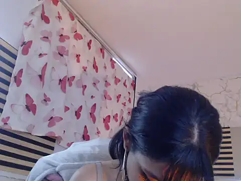 jenlu16 live cam on StripChat