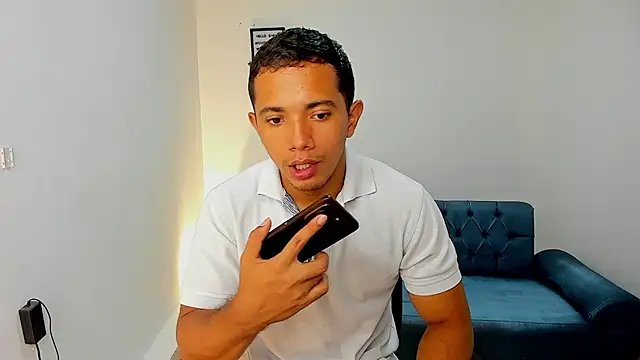 zayn_v1p live cam on StripChat