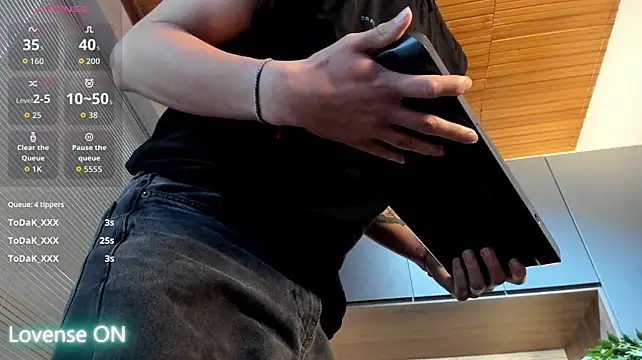 nicktorn