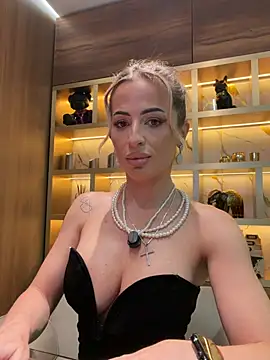 MissEmaDivine