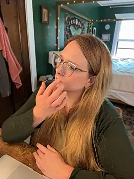 thatcutegirlwtheglasses