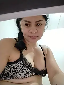 luna_pinky