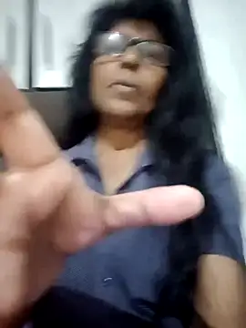 MsAttitude live cam preview