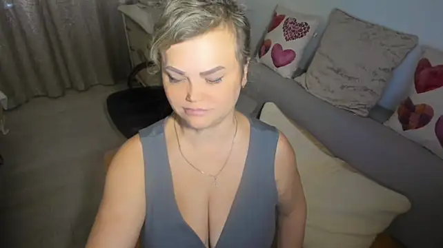 MildMature live cam preview