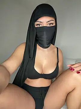 CherryyMia