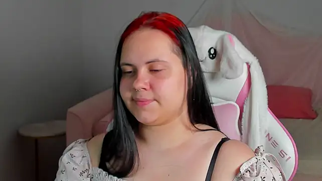 DaisyHarts live cam preview