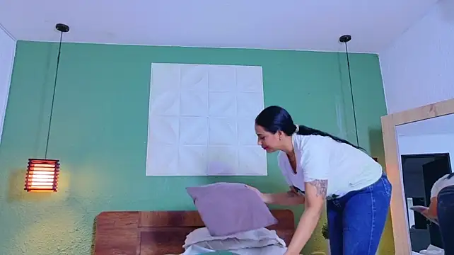 Slutty_hugetits