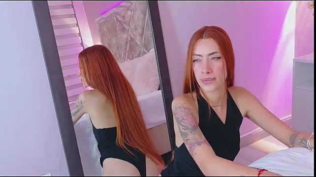 LolaGray__